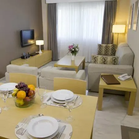 Ξενοδοχείο με διαμερίσματα Royal Oasis Club At Pueblo Quinta 3*