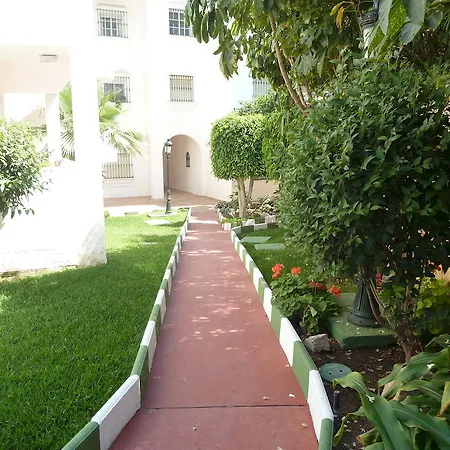 Apart Otel Royal Oasis Club At Pueblo Quinta Benalmádena
