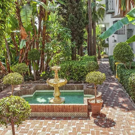 Royal Oasis Club At Pueblo Quinta Lejlighedshotel Benalmádena
